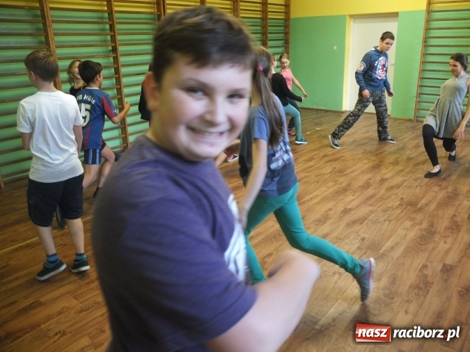 Zdjęcie w galerii na portalu naszraciborz.pl: Warsztaty aktorskie z Roksaną Lewak w Kuźni Raciborskiej  wiadomości z regionu