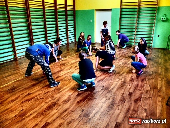 Zdjęcie w galerii na portalu naszraciborz.pl: Warsztaty aktorskie z Roksaną Lewak w Kuźni Raciborskiej  wiadomości z regionu