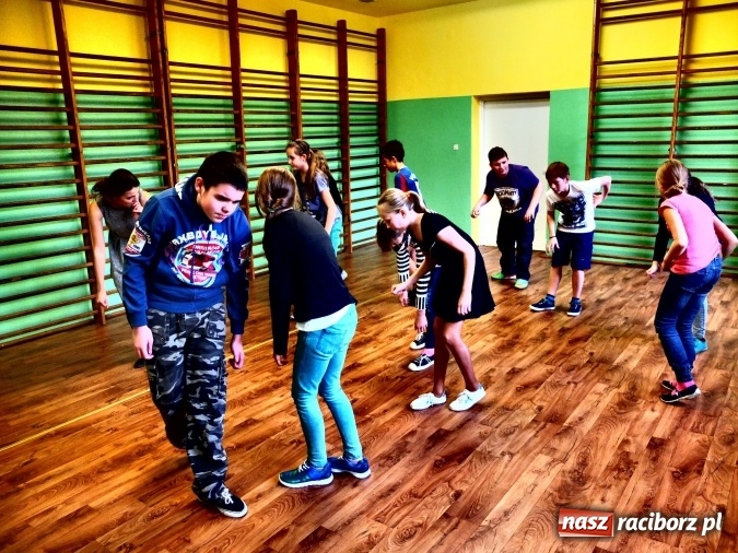 Zdjęcie w galerii na portalu naszraciborz.pl: Warsztaty aktorskie z Roksaną Lewak w Kuźni Raciborskiej  wiadomości z regionu