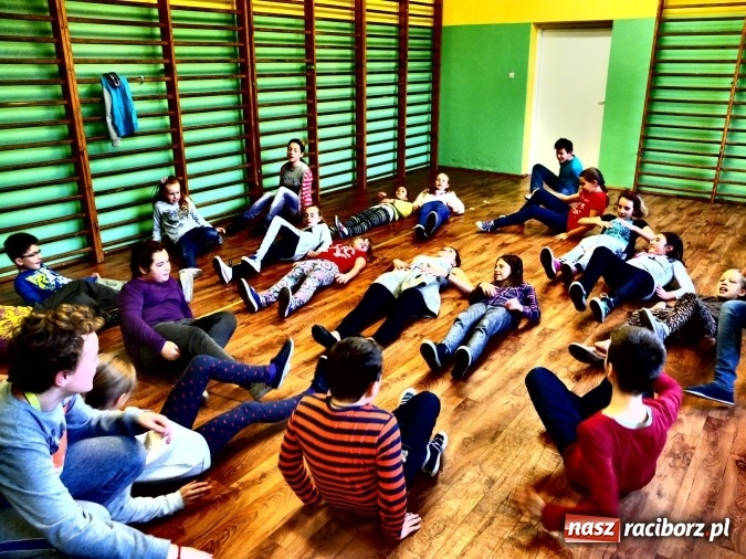 Zdjęcie w galerii na portalu naszraciborz.pl: Warsztaty aktorskie z Roksaną Lewak w Kuźni Raciborskiej  wiadomości z regionu