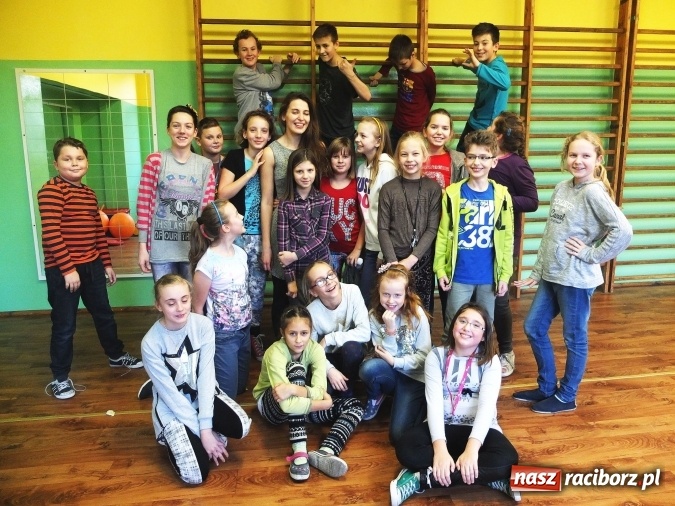 Zdjęcie w galerii na portalu naszraciborz.pl: Warsztaty aktorskie z Roksaną Lewak w Kuźni Raciborskiej  wiadomości z regionu