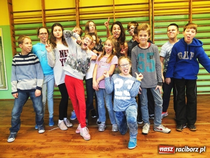 Zdjęcie w galerii na portalu naszraciborz.pl: Warsztaty aktorskie z Roksaną Lewak w Kuźni Raciborskiej  wiadomości z regionu