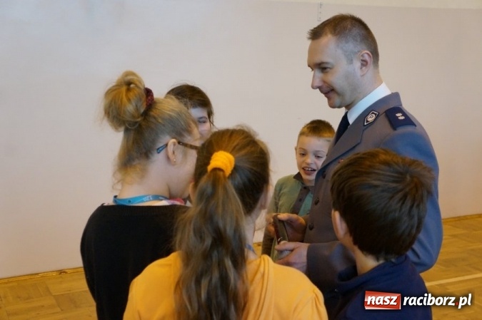 Zdjęcie w galerii na portalu naszraciborz.pl: O narkotykach i dopalaczach z uczniami w Markowicach  wiadomości z regionu