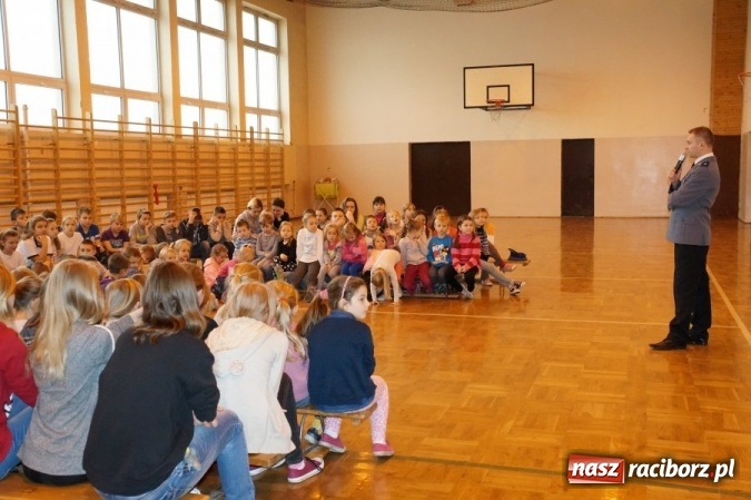 Zdjęcie w galerii na portalu naszraciborz.pl: O narkotykach i dopalaczach z uczniami w Markowicach  wiadomości z regionu