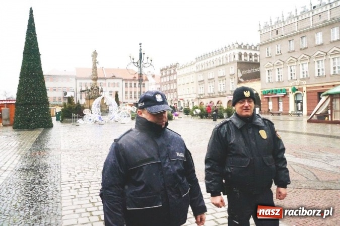 Zdjęcie w galerii na portalu naszraciborz.pl: Wspólne patrole Policji i Straży Miejskiej na ulicach Raciborza  wiadomości z regionu