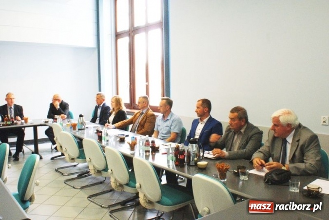 Zdjęcie w galerii na portalu naszraciborz.pl: Posiedzenie Konsultacyjnej Rady Gospodarczej przy Prezydencie  wiadomości z regionu