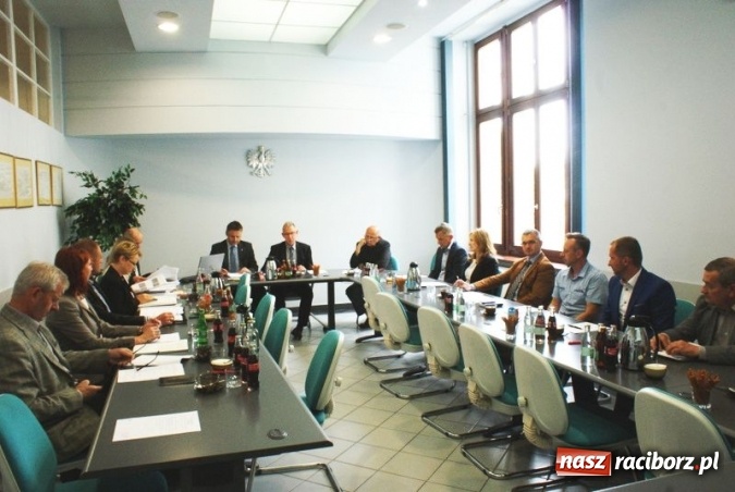 Zdjęcie w galerii na portalu naszraciborz.pl: Posiedzenie Konsultacyjnej Rady Gospodarczej przy Prezydencie  wiadomości z regionu