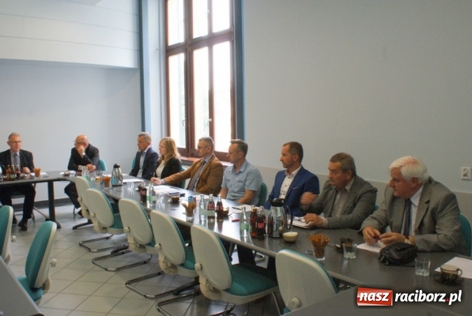 Zdjęcie w galerii na portalu naszraciborz.pl: Posiedzenie Konsultacyjnej Rady Gospodarczej przy Prezydencie  wiadomości z regionu