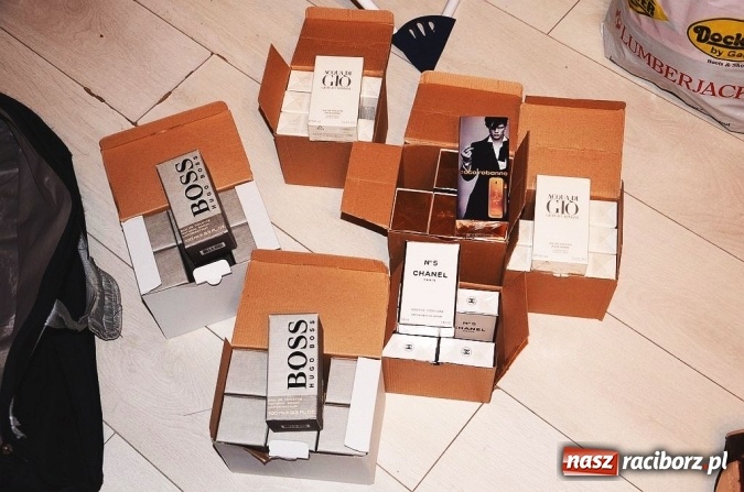 Zdjęcie w galerii na portalu naszraciborz.pl: Raciborscy pogranicznicy rozbili grupę przestępczą zajmującą się przemytem podrobionych towarów  wiadomości z regionu