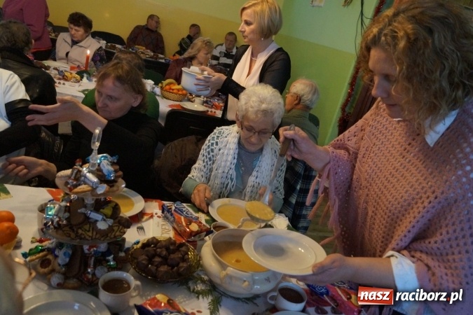 Zdjęcie w galerii na portalu naszraciborz.pl: Razem smakuje lepiej! GOPS w Nędzy zaprosił mieszkańców na wspólną wigilię  wiadomości z regionu