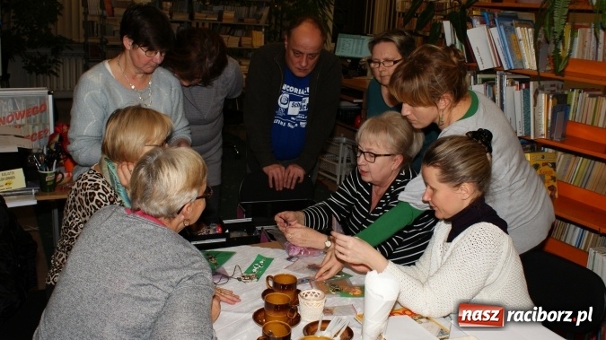 Zdjęcie w galerii na portalu naszraciborz.pl: O tajnikach sutaszu w bibliotece  wiadomości z regionu