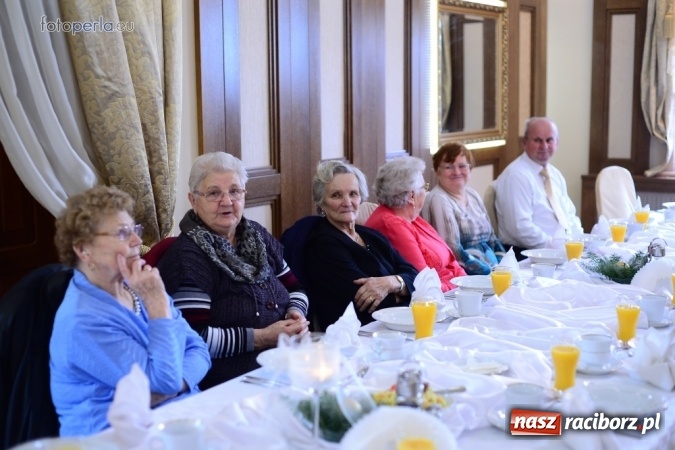 Zdjęcie w galerii na portalu naszraciborz.pl: Przy wigilijnym stole w krzanowickiej Perle wiadomości z regionu