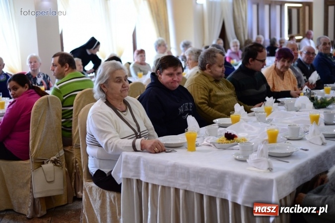 Zdjęcie w galerii na portalu naszraciborz.pl: Przy wigilijnym stole w krzanowickiej Perle wiadomości z regionu