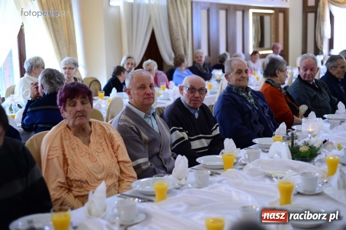 Zdjęcie w galerii na portalu naszraciborz.pl: Przy wigilijnym stole w krzanowickiej Perle wiadomości z regionu