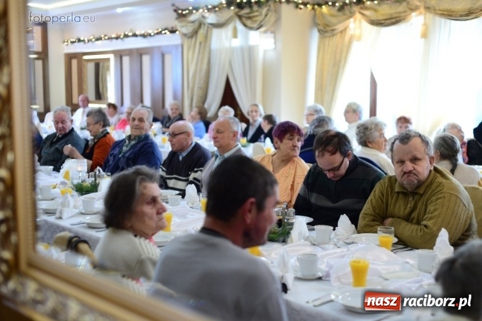Zdjęcie w galerii na portalu naszraciborz.pl: Przy wigilijnym stole w krzanowickiej Perle wiadomości z regionu