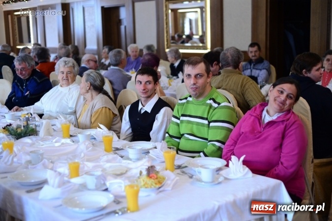 Zdjęcie w galerii na portalu naszraciborz.pl: Przy wigilijnym stole w krzanowickiej Perle wiadomości z regionu