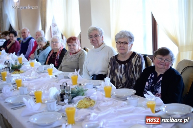 Zdjęcie w galerii na portalu naszraciborz.pl: Przy wigilijnym stole w krzanowickiej Perle wiadomości z regionu