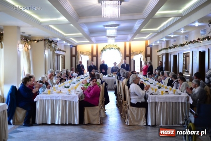 Zdjęcie w galerii na portalu naszraciborz.pl: Przy wigilijnym stole w krzanowickiej Perle wiadomości z regionu