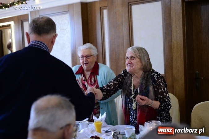 Zdjęcie w galerii na portalu naszraciborz.pl: Przy wigilijnym stole w krzanowickiej Perle wiadomości z regionu