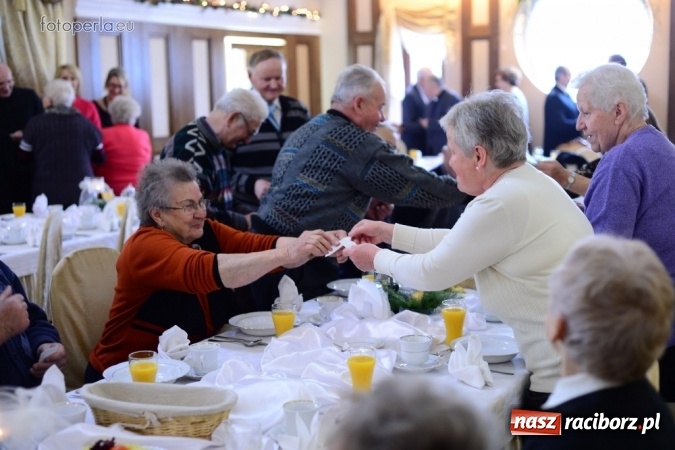 Zdjęcie w galerii na portalu naszraciborz.pl: Przy wigilijnym stole w krzanowickiej Perle wiadomości z regionu