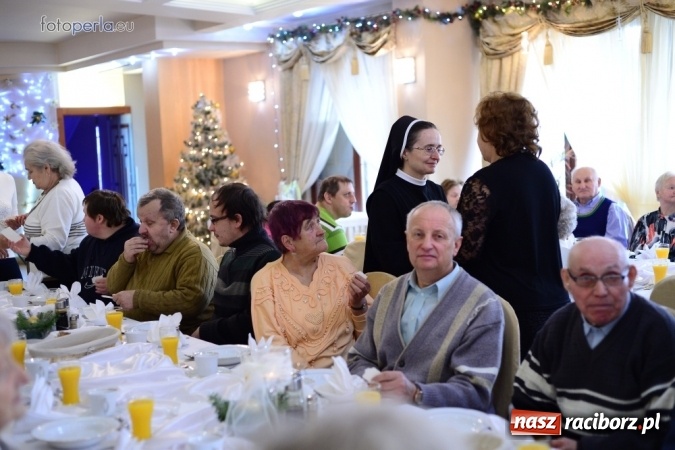 Zdjęcie w galerii na portalu naszraciborz.pl: Przy wigilijnym stole w krzanowickiej Perle wiadomości z regionu