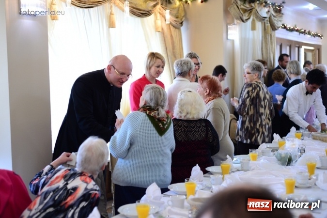 Zdjęcie w galerii na portalu naszraciborz.pl: Przy wigilijnym stole w krzanowickiej Perle wiadomości z regionu
