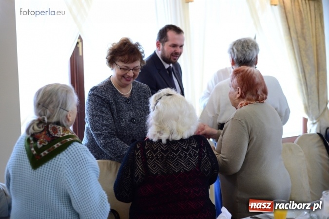 Zdjęcie w galerii na portalu naszraciborz.pl: Przy wigilijnym stole w krzanowickiej Perle wiadomości z regionu