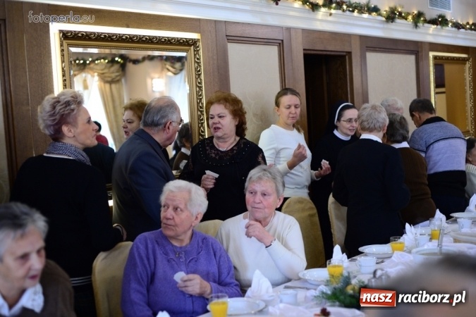 Zdjęcie w galerii na portalu naszraciborz.pl: Przy wigilijnym stole w krzanowickiej Perle wiadomości z regionu