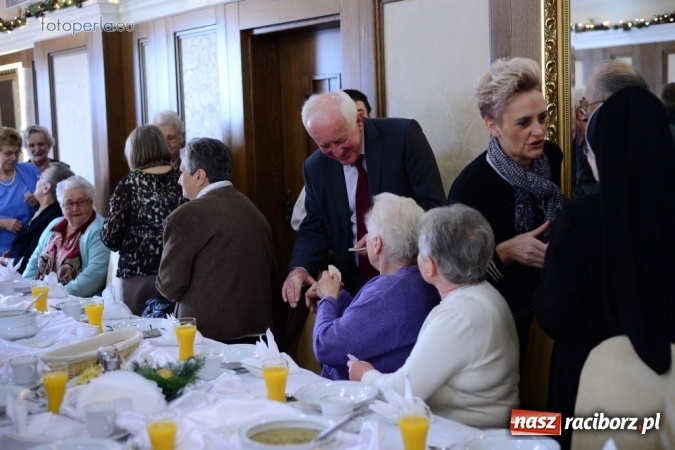 Zdjęcie w galerii na portalu naszraciborz.pl: Przy wigilijnym stole w krzanowickiej Perle wiadomości z regionu