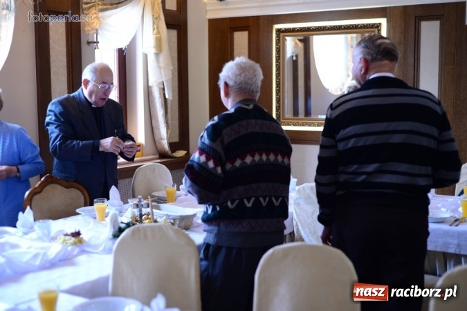 Zdjęcie w galerii na portalu naszraciborz.pl: Przy wigilijnym stole w krzanowickiej Perle wiadomości z regionu
