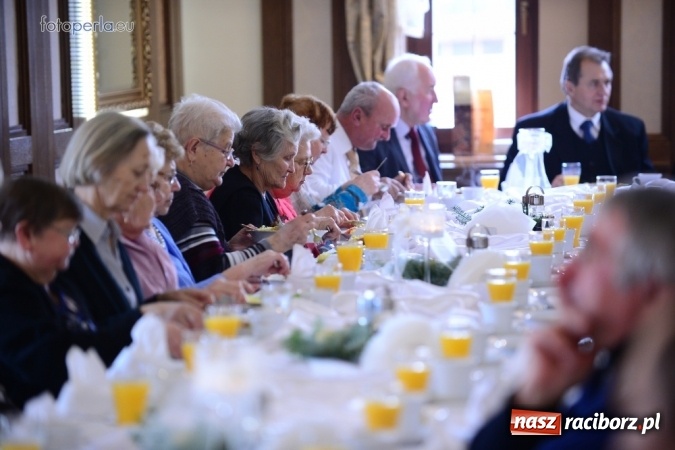 Zdjęcie w galerii na portalu naszraciborz.pl: Przy wigilijnym stole w krzanowickiej Perle wiadomości z regionu