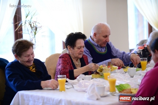 Zdjęcie w galerii na portalu naszraciborz.pl: Przy wigilijnym stole w krzanowickiej Perle wiadomości z regionu