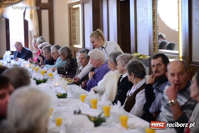 Zdjęcie w galerii na portalu naszraciborz.pl: Przy wigilijnym stole w krzanowickiej Perle wiadomości z regionu