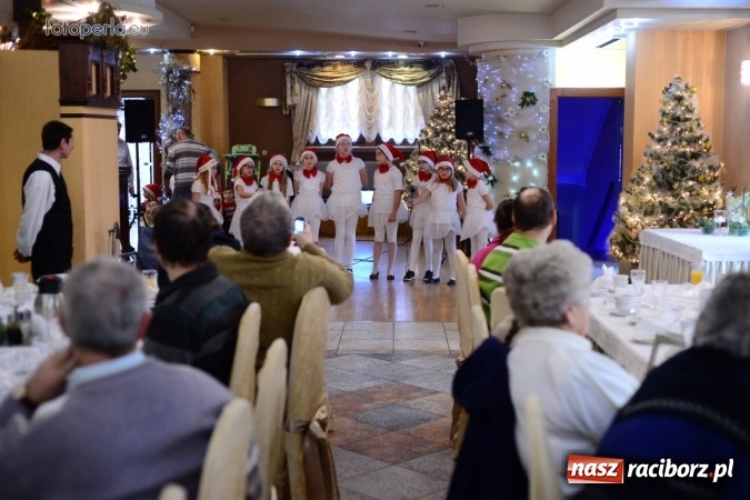 Zdjęcie w galerii na portalu naszraciborz.pl: Przy wigilijnym stole w krzanowickiej Perle wiadomości z regionu