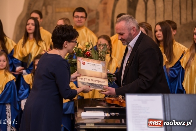 Zdjęcie w galerii na portalu naszraciborz.pl: Świąteczny koncert chóru Bel Canto wiadomości z regionu