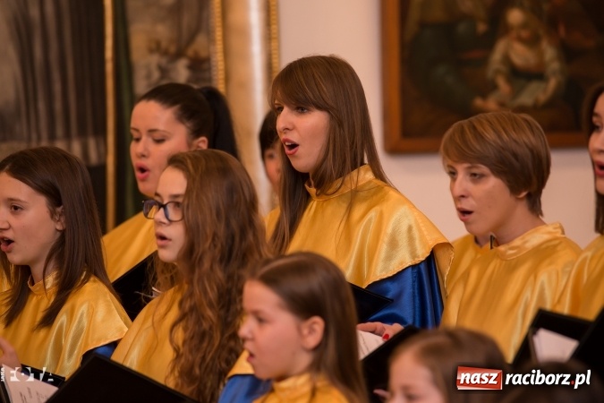 Zdjęcie w galerii na portalu naszraciborz.pl: Świąteczny koncert chóru Bel Canto wiadomości z regionu