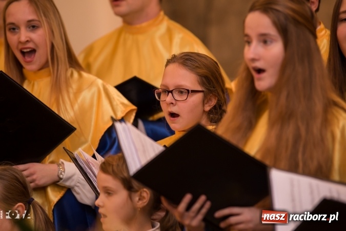 Zdjęcie w galerii na portalu naszraciborz.pl: Świąteczny koncert chóru Bel Canto wiadomości z regionu