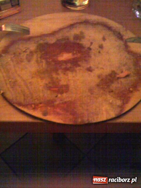 Zdjęcie w galerii na portalu naszraciborz.pl: Interwencja: sposób podania pizzy wiadomości z regionu