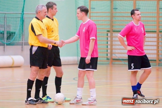 Zdjęcie w galerii na portalu naszraciborz.pl: Piątek z HLPN. Pierwsza wygrana Ultimate Team. Pewne trzy oczka IC Team wiadomości z regionu