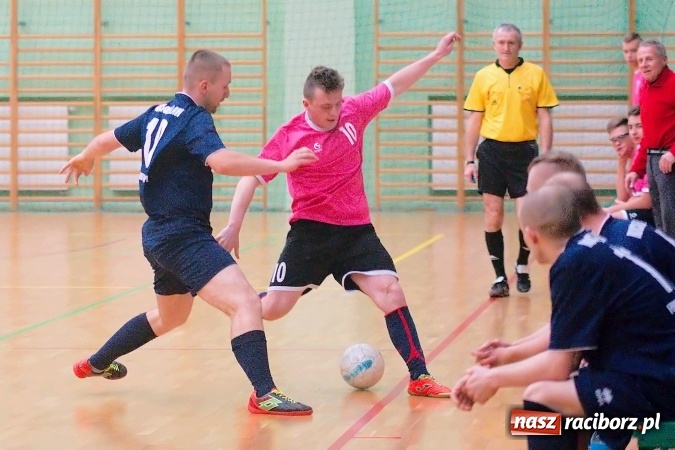 Zdjęcie w galerii na portalu naszraciborz.pl: Piątek z HLPN. Pierwsza wygrana Ultimate Team. Pewne trzy oczka IC Team wiadomości z regionu