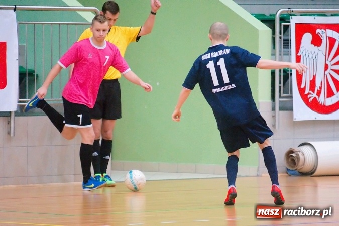 Zdjęcie w galerii na portalu naszraciborz.pl: Piątek z HLPN. Pierwsza wygrana Ultimate Team. Pewne trzy oczka IC Team wiadomości z regionu