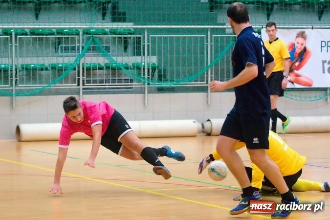 Zdjęcie w galerii na portalu naszraciborz.pl: Piątek z HLPN. Pierwsza wygrana Ultimate Team. Pewne trzy oczka IC Team wiadomości z regionu