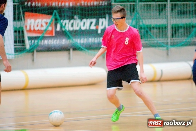 Zdjęcie w galerii na portalu naszraciborz.pl: Piątek z HLPN. Pierwsza wygrana Ultimate Team. Pewne trzy oczka IC Team wiadomości z regionu