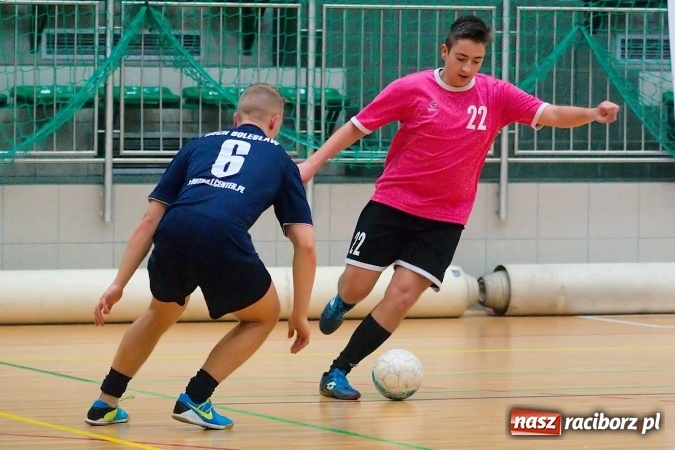 Zdjęcie w galerii na portalu naszraciborz.pl: Piątek z HLPN. Pierwsza wygrana Ultimate Team. Pewne trzy oczka IC Team wiadomości z regionu