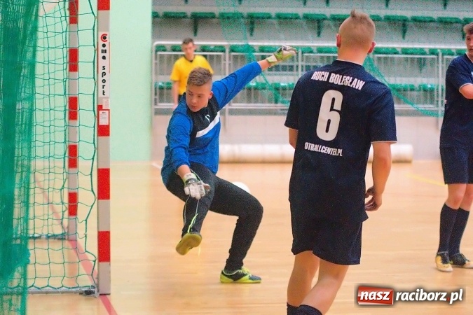 Zdjęcie w galerii na portalu naszraciborz.pl: Piątek z HLPN. Pierwsza wygrana Ultimate Team. Pewne trzy oczka IC Team wiadomości z regionu