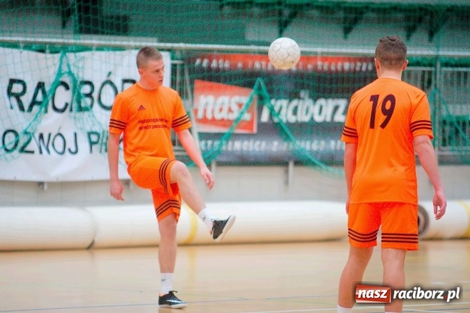 Zdjęcie w galerii na portalu naszraciborz.pl: Piątek z HLPN. Pierwsza wygrana Ultimate Team. Pewne trzy oczka IC Team wiadomości z regionu