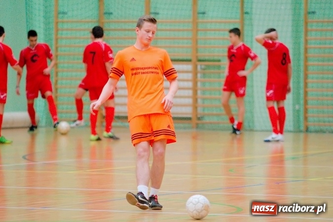 Zdjęcie w galerii na portalu naszraciborz.pl: Piątek z HLPN. Pierwsza wygrana Ultimate Team. Pewne trzy oczka IC Team wiadomości z regionu