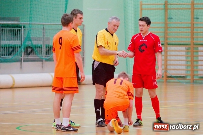 Zdjęcie w galerii na portalu naszraciborz.pl: Piątek z HLPN. Pierwsza wygrana Ultimate Team. Pewne trzy oczka IC Team wiadomości z regionu