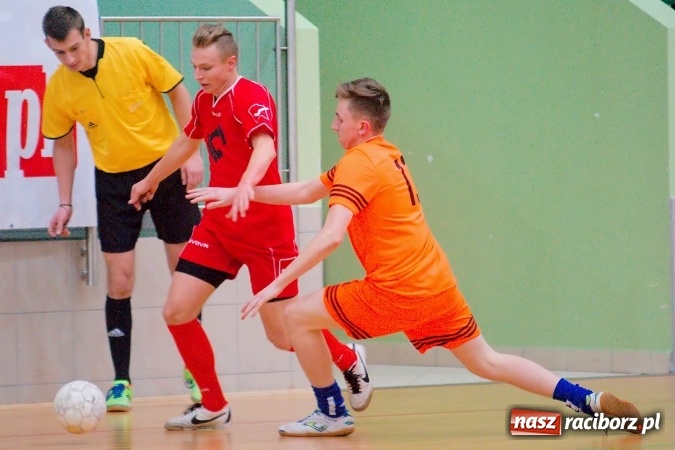 Zdjęcie w galerii na portalu naszraciborz.pl: Piątek z HLPN. Pierwsza wygrana Ultimate Team. Pewne trzy oczka IC Team wiadomości z regionu