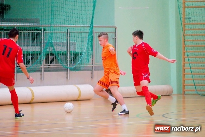 Zdjęcie w galerii na portalu naszraciborz.pl: Piątek z HLPN. Pierwsza wygrana Ultimate Team. Pewne trzy oczka IC Team wiadomości z regionu